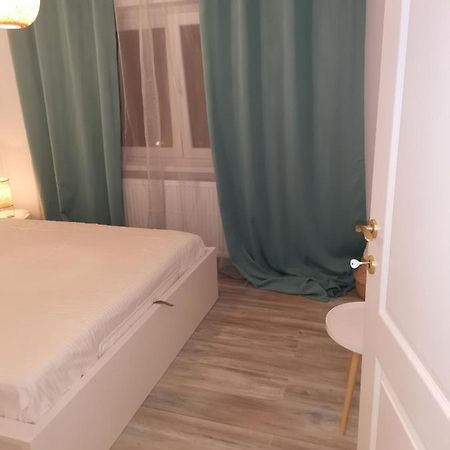 Bloom Box Apartments Крайова Экстерьер фото