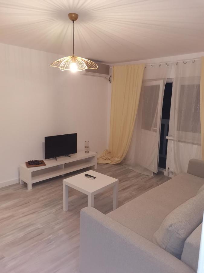 Bloom Box Apartments Крайова Экстерьер фото