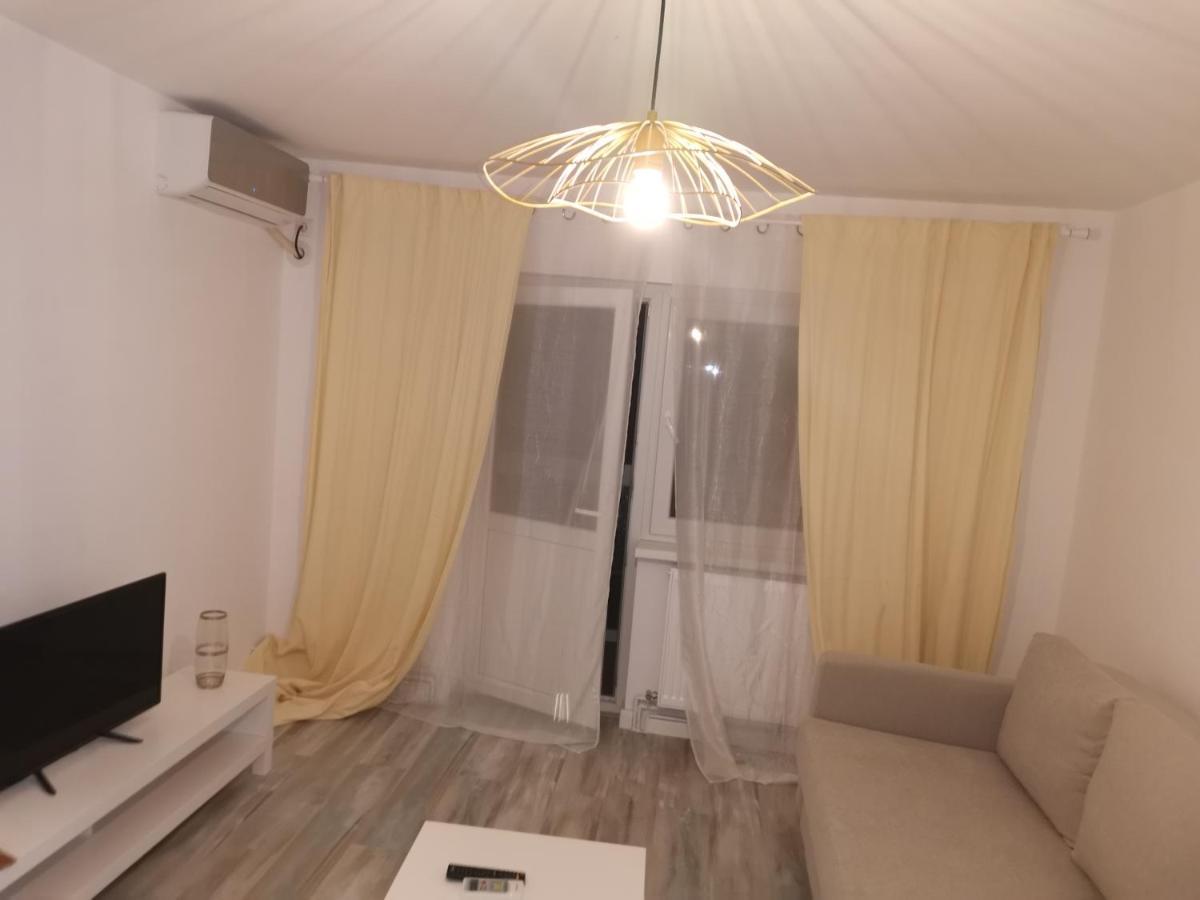Bloom Box Apartments Крайова Экстерьер фото