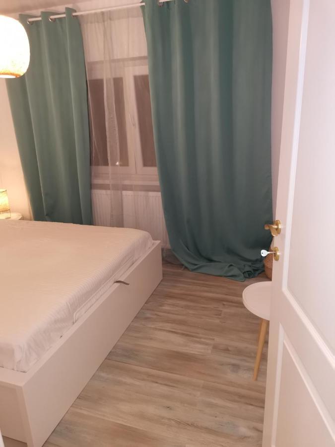 Bloom Box Apartments Крайова Экстерьер фото