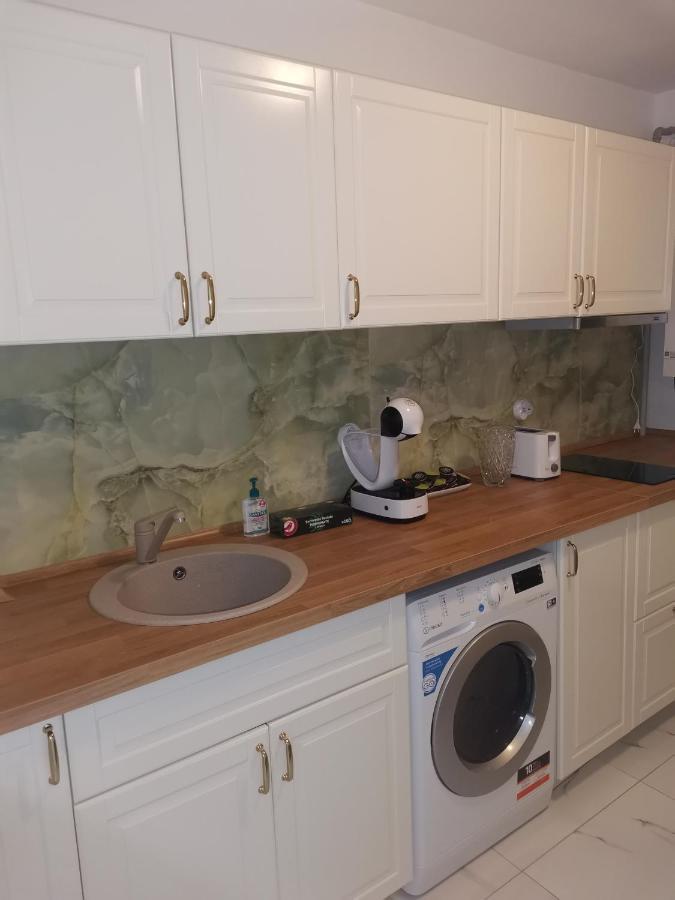Bloom Box Apartments Крайова Экстерьер фото