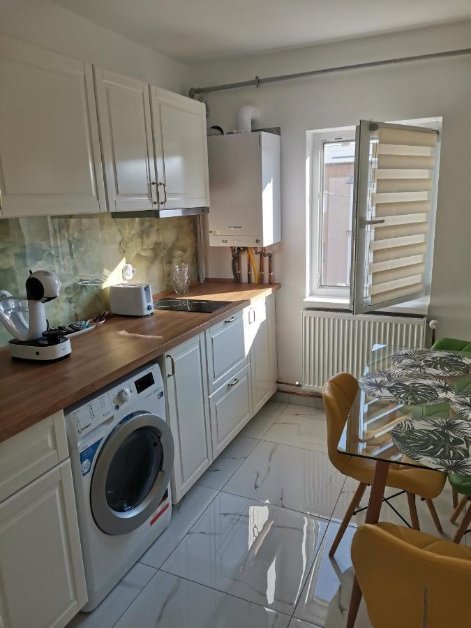 Bloom Box Apartments Крайова Экстерьер фото